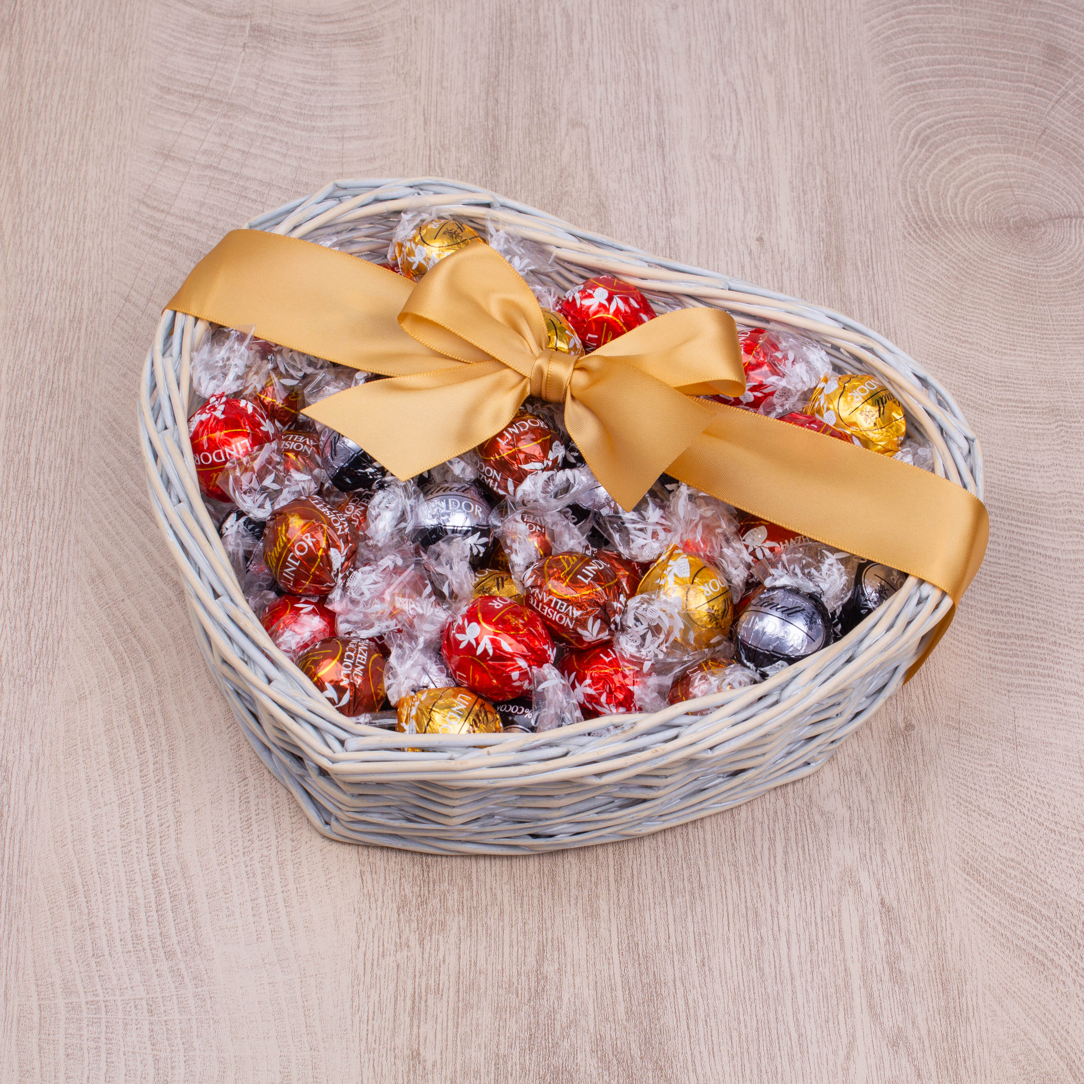 Lindor Chocolate Heart Hamper